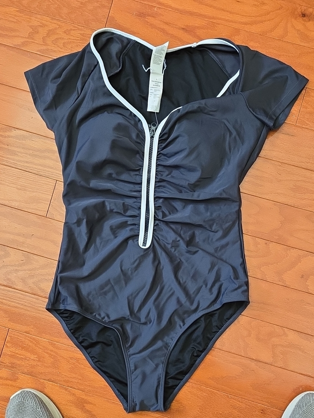 Cupshe Navy One-Piece Swimsuit with White Trim and Front Zip NWT Size Large
